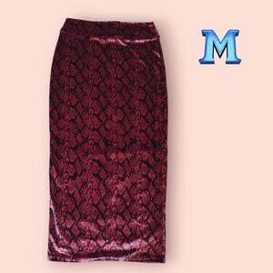 Bundle of 7 women skirts